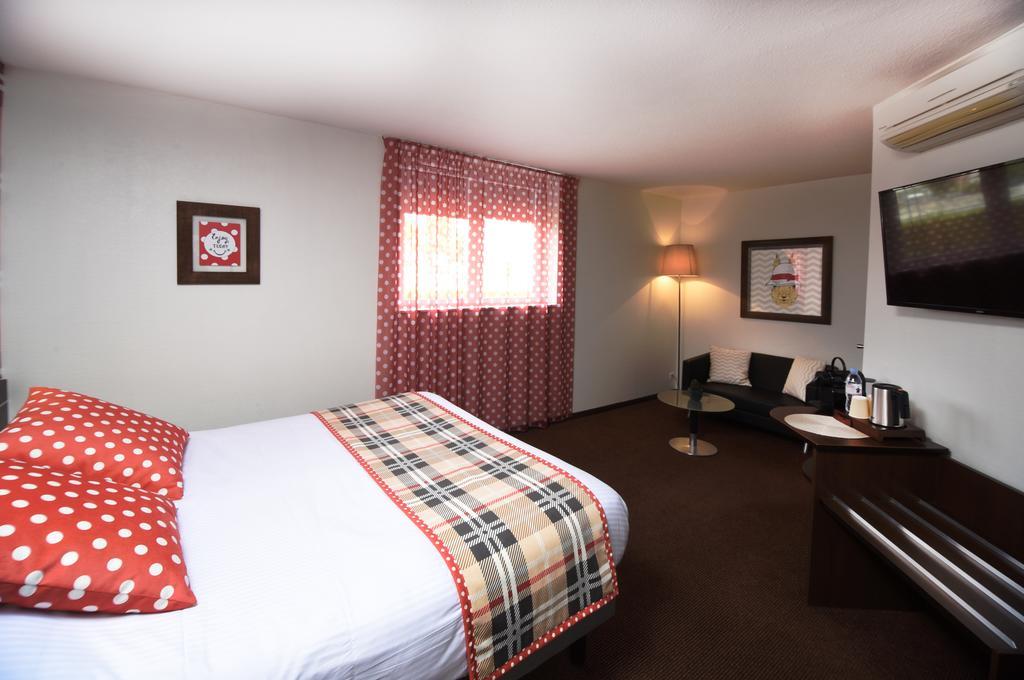 Logis Boutique Hotel Novalis Gradignan Buitenkant foto
